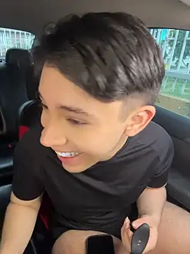 Snapshot of Noah-ledom chatting on 04/14/26, 07:31 Noah-ledom online show from 04/14/26, 07:31