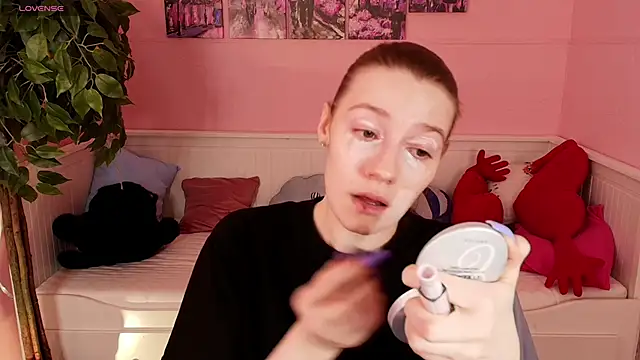 Snapshot of Vanessa___Lui chatting on 04/08/26, 02:50 Vanessa Lui online show from 04/08/26, 02:50