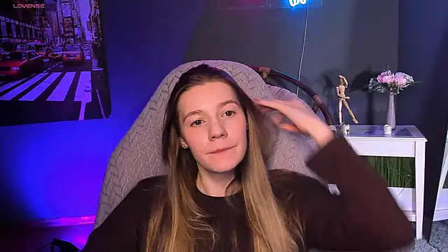 Snapshot of Vanessa___Lui chatting on 04/15/26, 07:58 Vanessa Lui online show from 04/15/26, 07:58