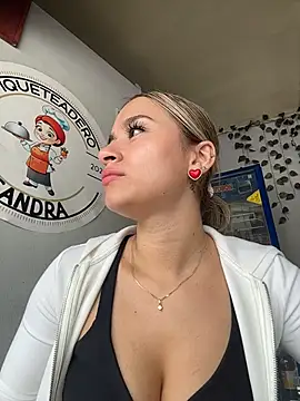 Snapshot of AmyRusso chatting on 07/15/26, 06:02 AmyRusso online show from 07/15/26, 06:02