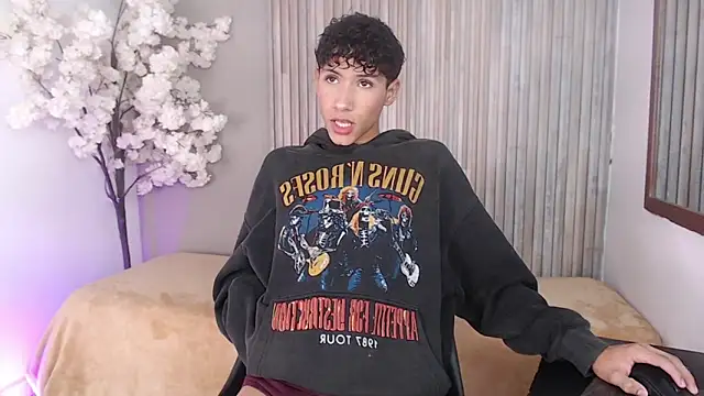 Snapshot of Velvet_An chatting on 04/12/26, 02:00 Velvet An online show from 04/12/26, 02:00