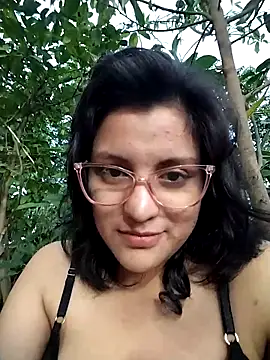 Snapshot of sienna_elara chatting on 04/09/26, 10:42 sienna elara online show from 04/09/26, 10:42