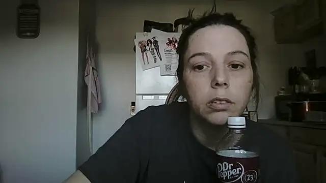 Snapshot of lily1982 chatting on 05/13/26, 10:06 lily1982 online show from 05/13/26, 10:06