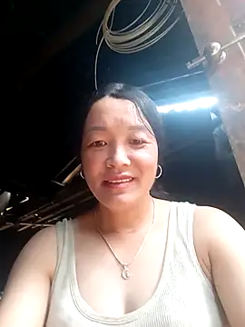 Snapshot of vanlucky2 chatting on 04/14/26, 02:39 vanlucky2 online show from 04/14/26, 02:39