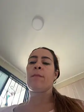Natigoonzalez online show from 05/06/26, 05:40