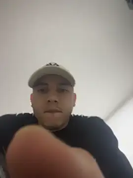 Max valiant online show from 04/15/26, 12:28