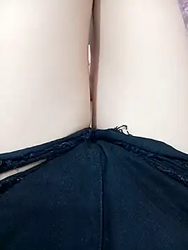 Snapshot of Suri-Sexywet chatting on 04/08/26, 05:51 Suri-Sexywet online show from 04/08/26, 05:51