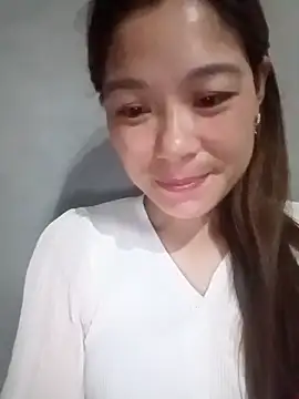 mia0033 online show from 05/11/26, 09:45
