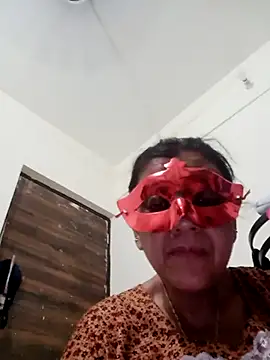 Charming-Cherry online show from 04/11/26, 08:13