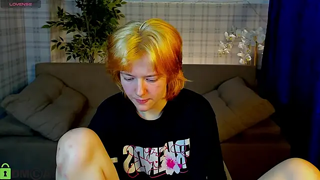 Star Bee online show from 04/13/26, 01:11