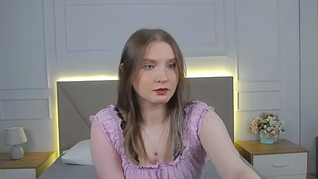 ArianaMilss online show from 04/13/26, 11:05