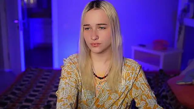 LilElfies online show from 04/15/26, 01:01