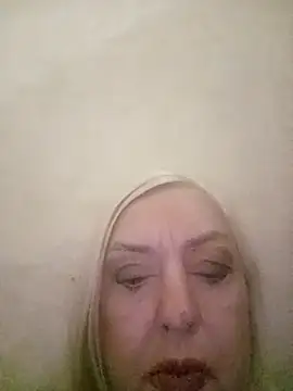 Julia20X online show from 04/12/26, 04:23