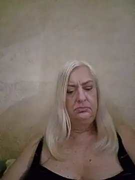 Julia20X online show from 06/07/26, 08:45