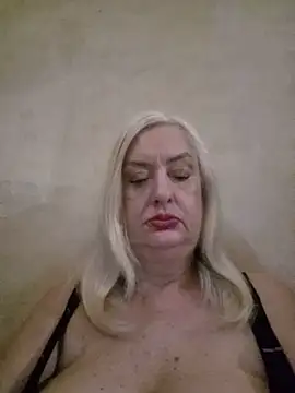 Julia20X online show from 06/11/26, 10:13