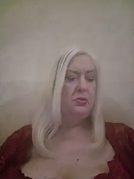 Julia20X online show from 06/12/26, 10:25