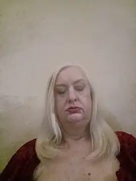 Julia20X online show from 06/18/26, 09:58