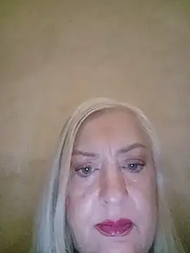 Julia20X online show from 06/19/26, 08:29
