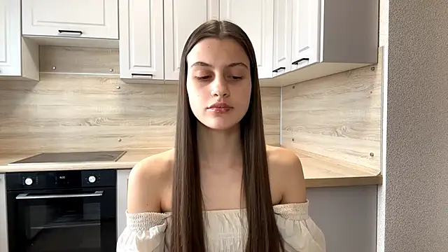 Snapshot of LiseVener chatting on 04/13/26, 07:58 LiseVener online show from 04/13/26, 07:58