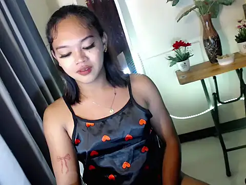 naomi scarlet online show from 04/14/26, 04:24