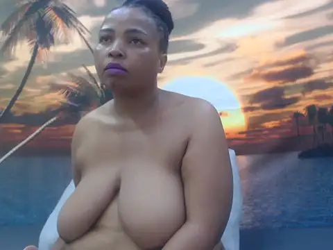 GoldenLuxeLady online show from 05/13/26, 04:32