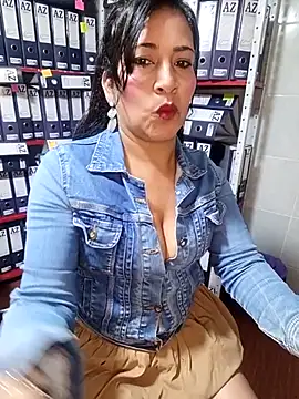 ZOE-WILDER  online show from 06/12/26, 11:09