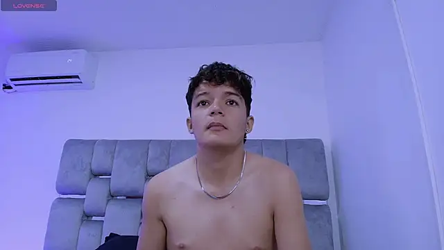 Snapshot of Luca_Voss chatting on 04/15/26, 12:01 Luca Voss online show from 04/15/26, 12:01