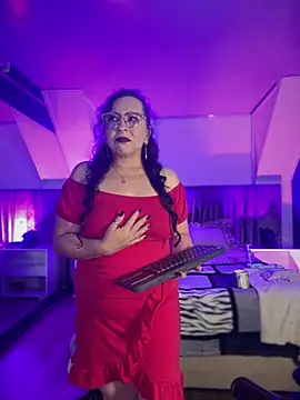 Jenifer cruz online show from 04/11/26, 05:45