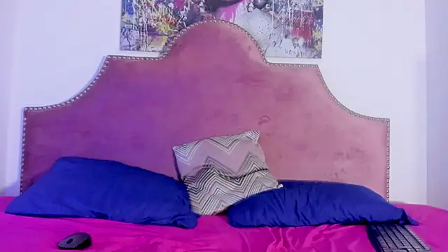 Snapshot of LiamKron chatting on 04/12/26, 11:37 LiamKron online show from 04/12/26, 11:37