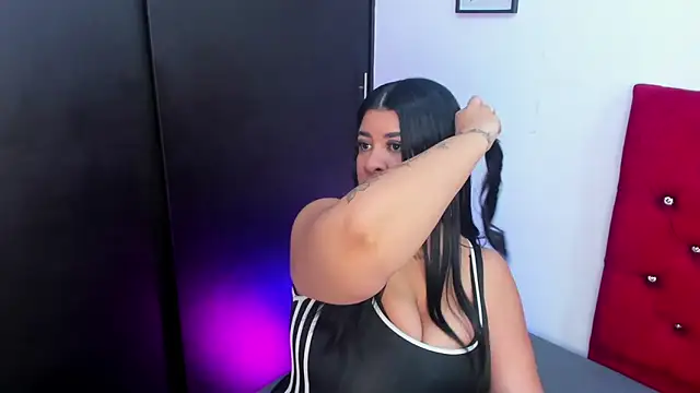 Snapshot of Katty_West chatting on 04/14/26, 07:20 Katty West online show from 04/14/26, 07:20