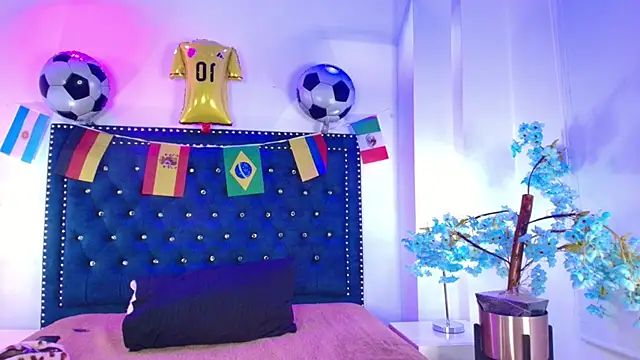 Amelie adams online show from 07/07/26, 10:52