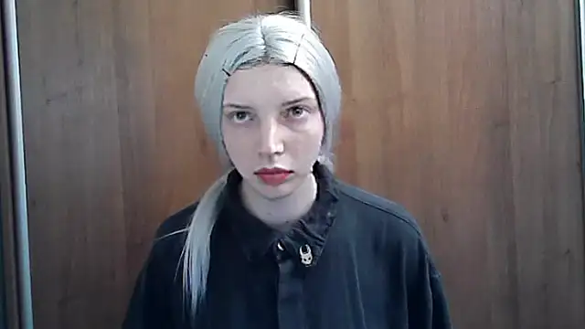 Snapshot of Crimson_Lady chatting on 05/20/26, 05:41 Crimson Lady online show from 05/20/26, 05:41