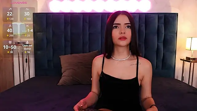 Snapshot of NicoleeNash chatting on 04/10/26, 06:18 NicoleeNash online show from 04/10/26, 06:18