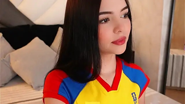 NicoleeNash online show from 06/18/26, 02:34