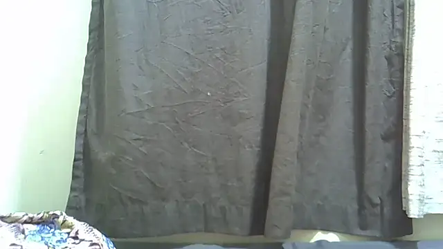 Snapshot of Tirries_Baddie chatting on 04/14/26, 12:27 Tirries Baddie online show from 04/14/26, 12:27