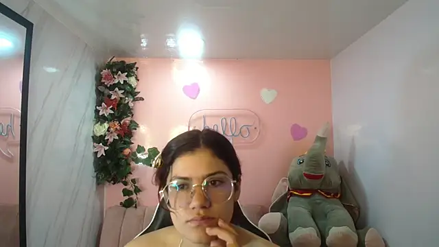 Snapshot of Scarlett_jhonson_ch chatting on 04/15/26, 12:56 Scarlett jhonson ch online show from 04/15/26, 12:56