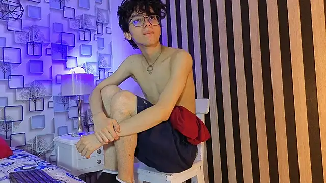 Twink Sebas7 online show from 04/09/26, 12:10