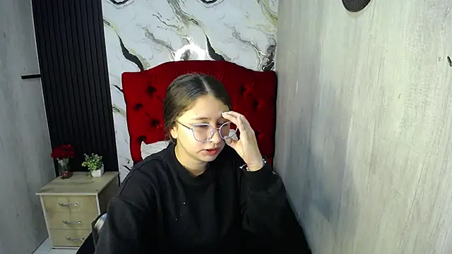 Snapshot of sammy__green chatting on 04/14/26, 01:06 sammy green online show from 04/14/26, 01:06