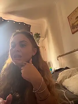 LaRubiaCalda online show from 04/17/26, 01:47