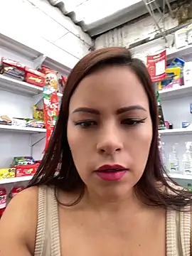 MIA ROSSEEE online show from 05/05/26, 01:52