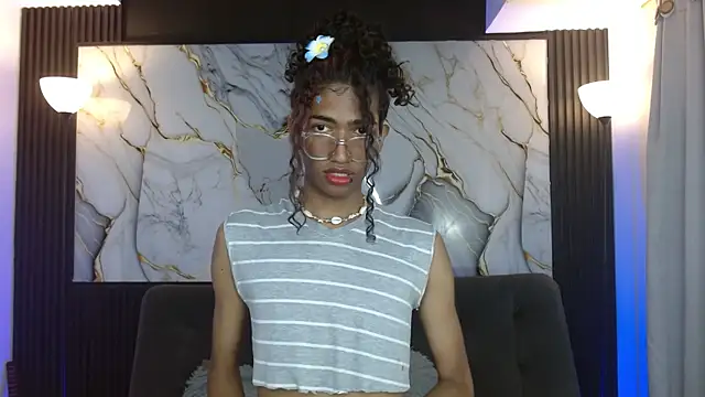 Snapshot of triiangel_latinboy chatting on 04/16/26, 12:22 triiangel latinboy online show from 04/16/26, 12:22