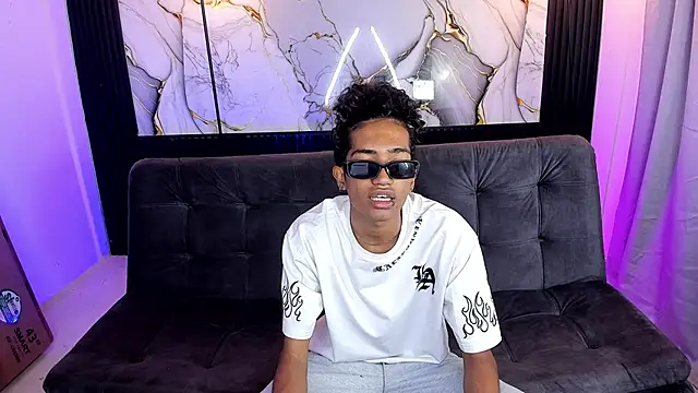 triiangel latinboy online show from 06/11/26, 12:25