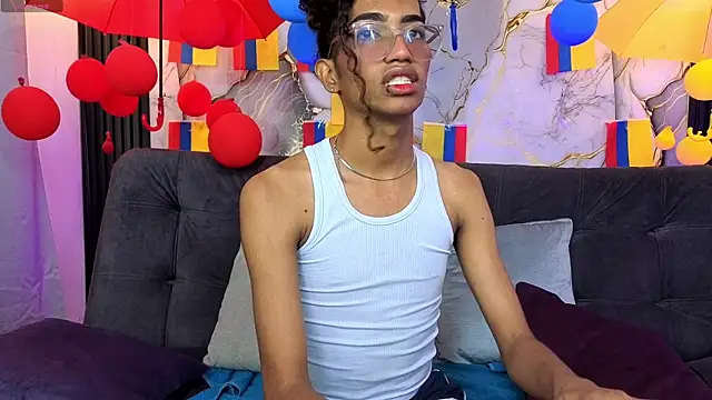 triiangel latinboy online show from 07/09/26, 12:42