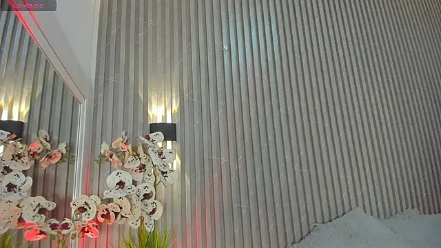 SCARLETTHUNT  online show from 04/10/26, 08:13