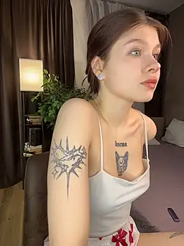 Snapshot of RinaIvory chatting on 04/14/26, 03:18 RinaIvory online show from 04/14/26, 03:18