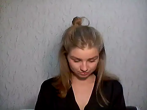 ElizaCrowe online show from 04/16/26, 04:41