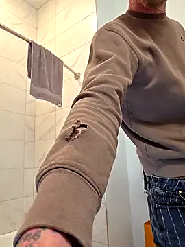 rawanduncut4u online show from 04/15/26, 09:27