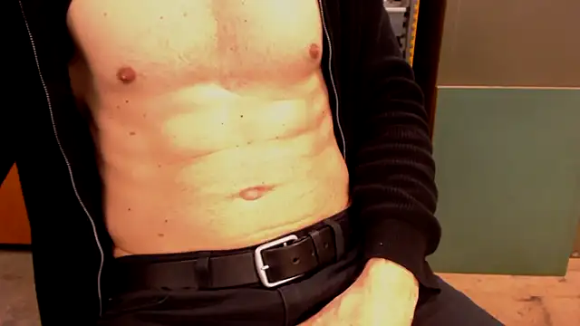 Blackandblue2000 online show from 04/15/26, 07:26