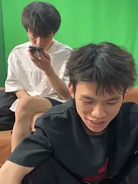 Snapshot of titi-999 chatting on 04/11/26, 04:39 titi-999 online show from 04/11/26, 04:39