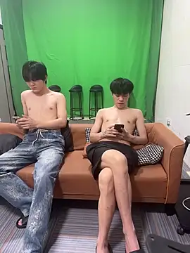 Snapshot of titi-999 chatting on 04/14/26, 06:19 titi-999 online show from 04/14/26, 06:19